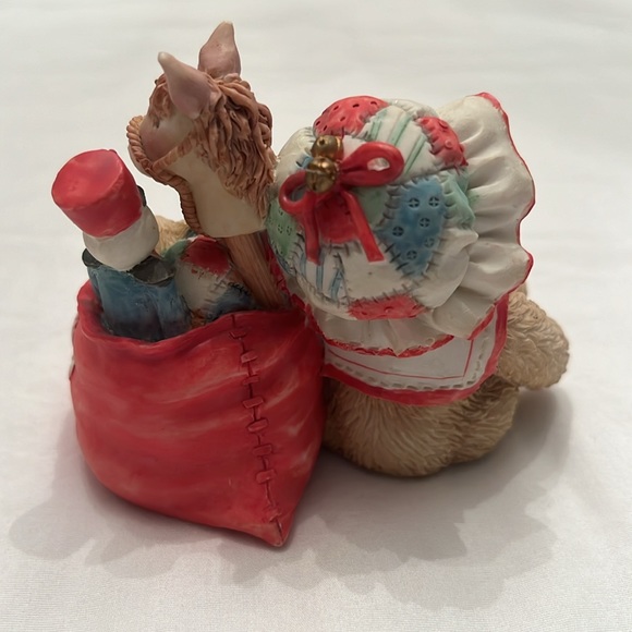 🎄Cherished Teddies 912921 Carolyn W/Toy Bag figurine. 1993 - Picture 3 of 9